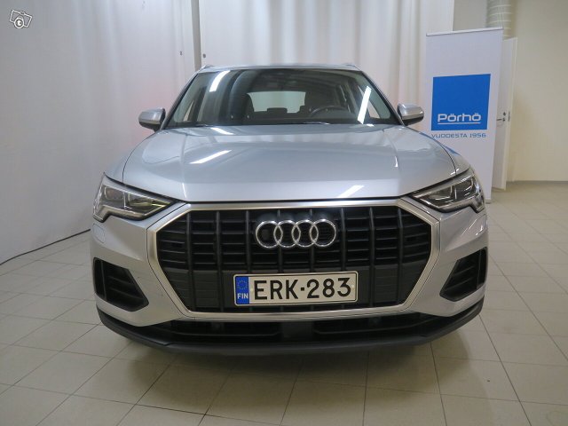 AUDI Q3 6