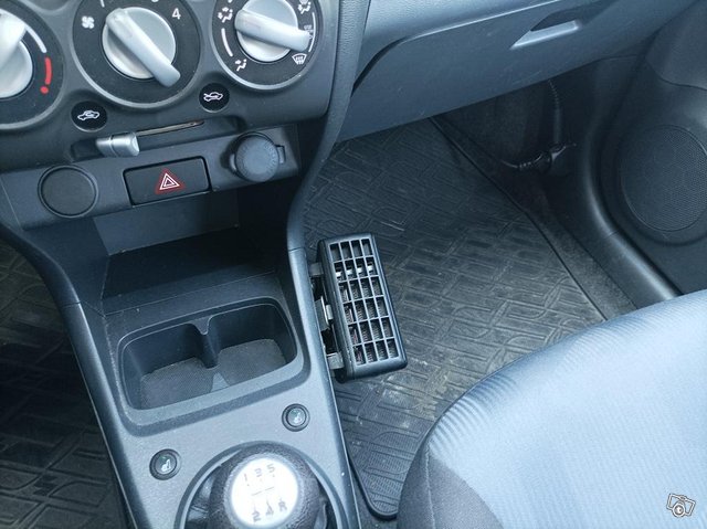Suzuki Alto 11
