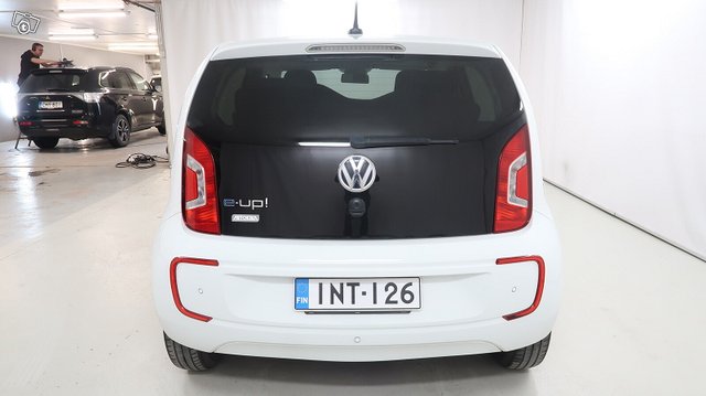 VOLKSWAGEN Up 4