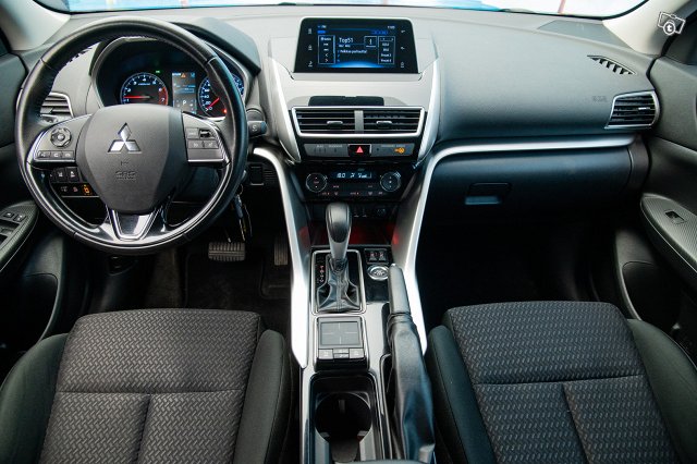 Mitsubishi Eclipse Cross 11