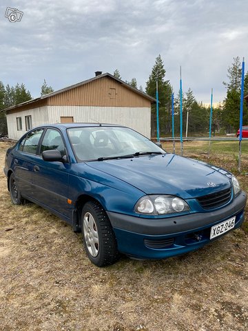 Toyota Avensis 1