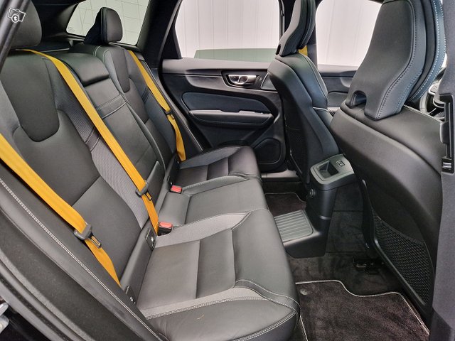 Volvo XC60 13