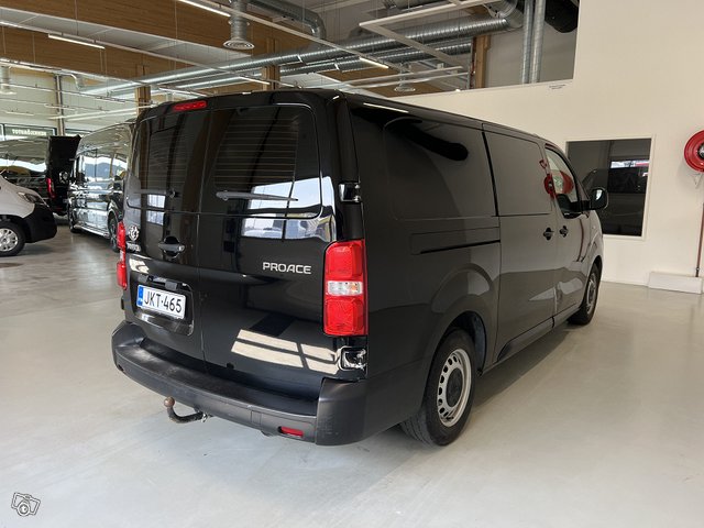 Toyota Proace 5