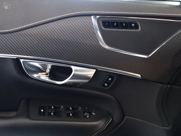 Volvo XC90 20