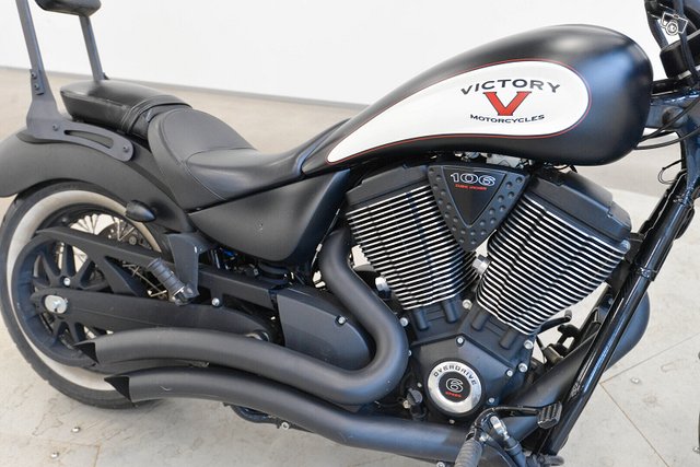 Victory Motorcycles Division High-Ball 14