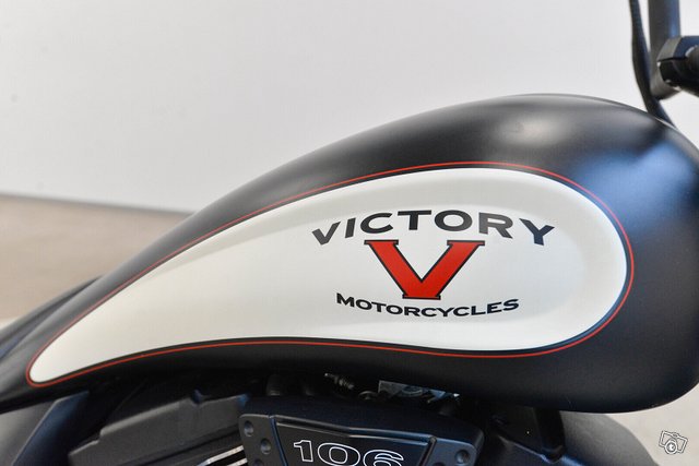 Victory Motorcycles Division High-Ball 15