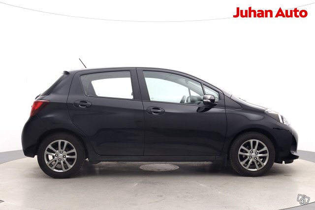 Toyota YARIS 7