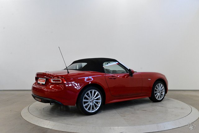 FIAT 124 SPIDER 8