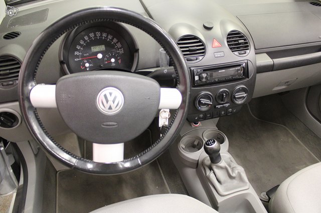 Volkswagen NEW BEETLE 11