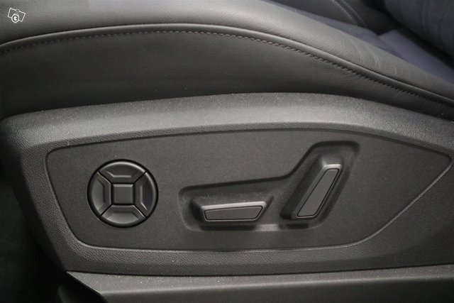 Audi Q8 E-tron 10
