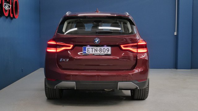 BMW IX3 4