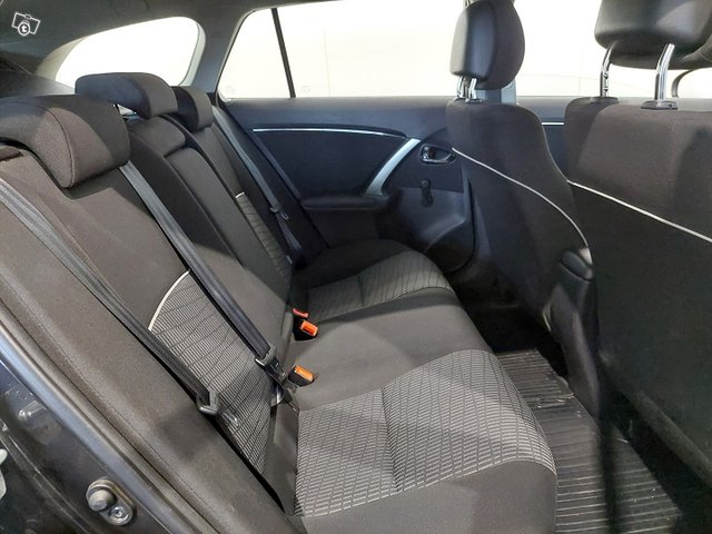 TOYOTA AVENSIS 3