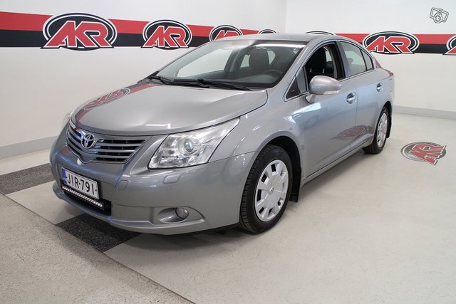 TOYOTA Avensis