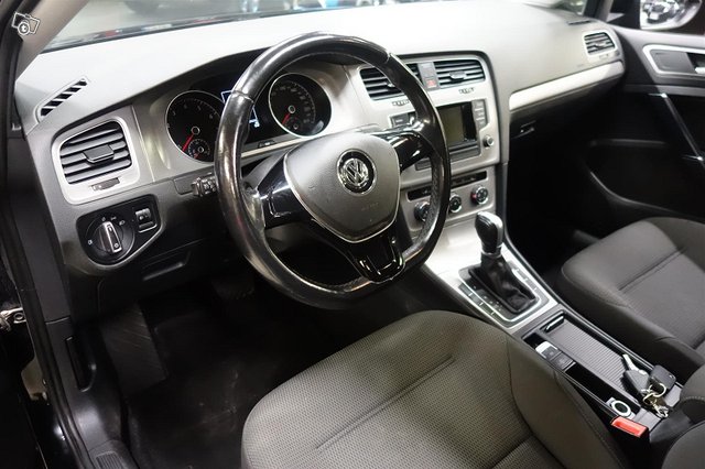 Volkswagen Golf 8