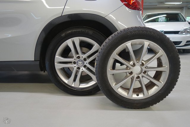Mercedes-Benz GLA 17