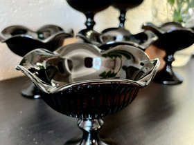 Ranskalaiset vintage-jälkiruokamaljat / Musta lasi, Tarjoiluastiat, Keittiötarvikkeet ja astiat, Helsinki, Tori.fi Ranskalaiset vintage-jälkiruokamaljat / Musta lasi, Tarjoiluastiat, Keittiötarvikkeet ja astiat, Helsinki, Tori.fi
