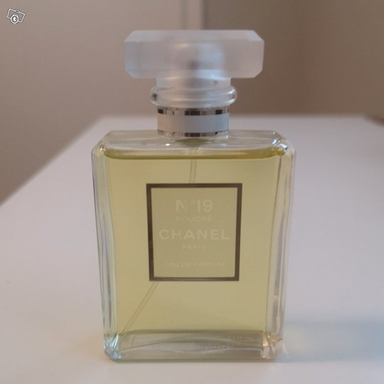 Chanel Perfume Bottles: Real Chanel No. 19 Poudre vs. Fake Chanel No. 19  Poudre