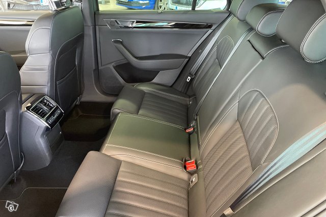 Skoda Superb 8