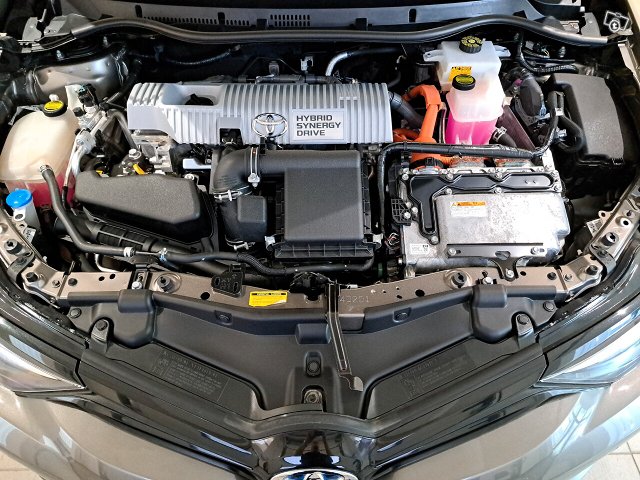 TOYOTA AURIS 25