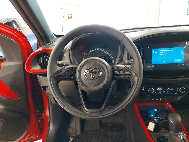 TOYOTA Aygo X 11