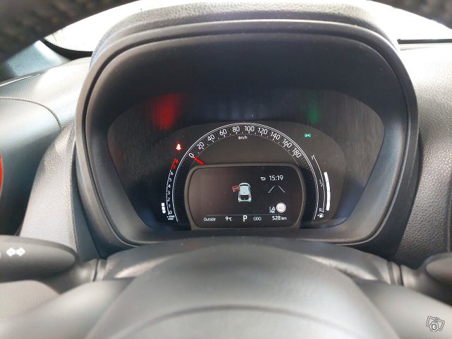 TOYOTA Aygo X 13