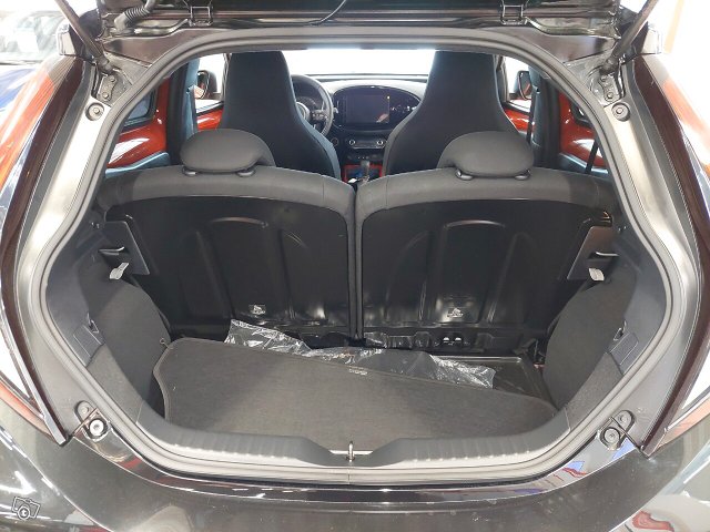 TOYOTA Aygo X 15