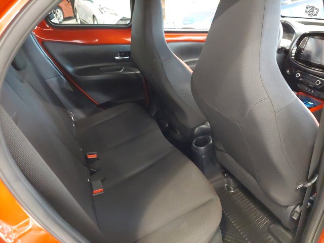 TOYOTA Aygo X 16