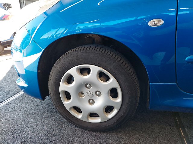 PEUGEOT 206+ 18