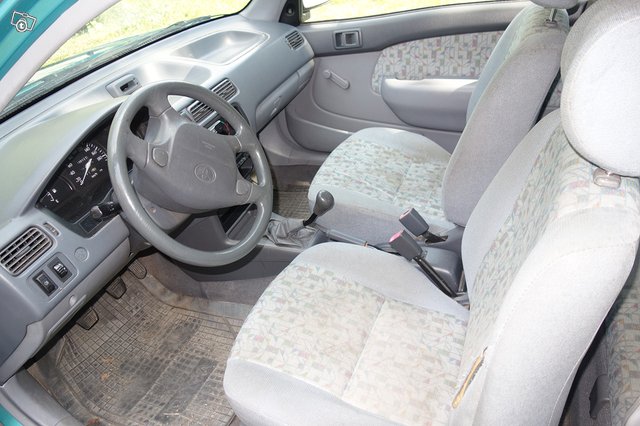 Toyota Starlet 7