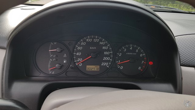 Mazda Premacy 10
