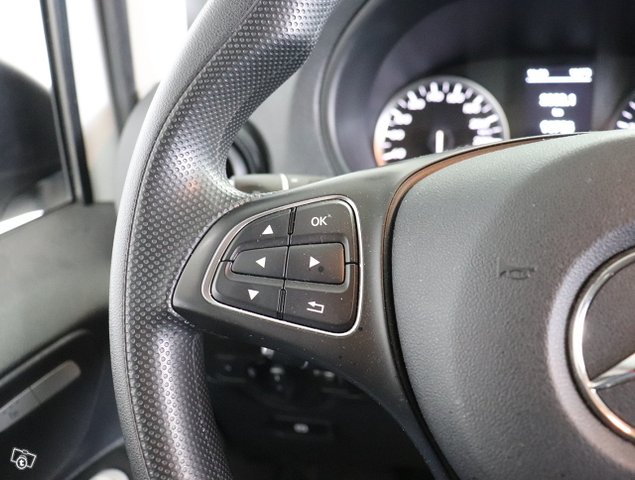 Mercedes-Benz Vito 13