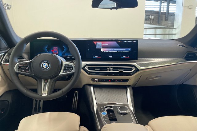 BMW I4 8