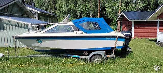 Flipper 535HT, traileri