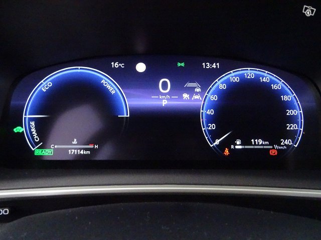 Toyota Corolla Cross 16