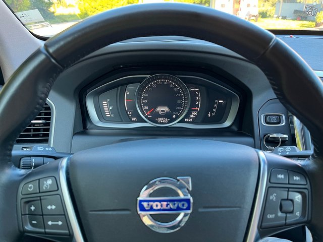Volvo XC60 11