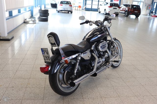 Harley-Davidson XL 1200C 3