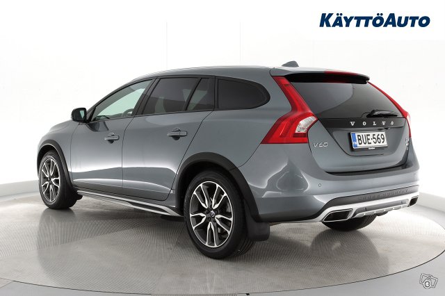 VOLVO V60 Cross Country 3