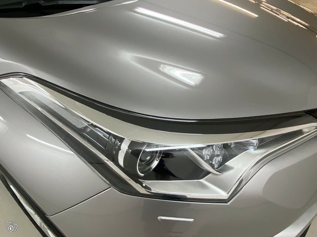 TOYOTA C-HR 6