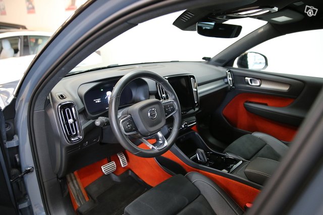 Volvo XC40 10