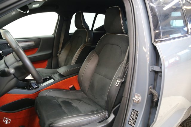 Volvo XC40 11