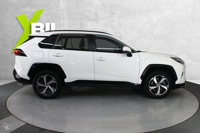 Toyota RAV4 Plug-In 4