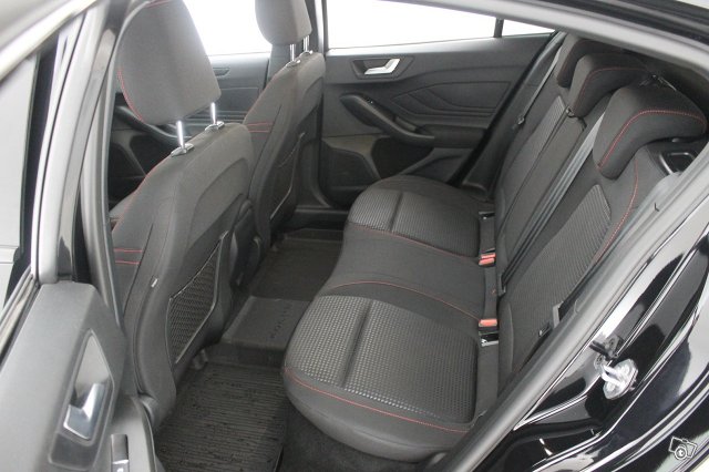 FORD FOCUS 10