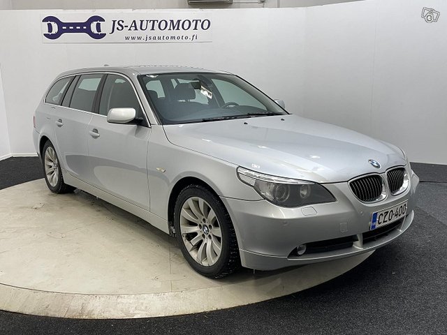 BMW 523