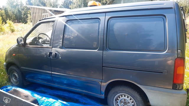 Nissan Vanette 9