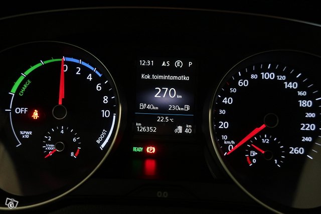 Volkswagen Passat 25