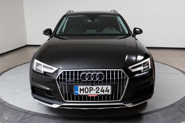 Audi A4 Allroad Quattro 2