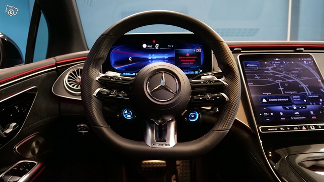 Mercedes-Benz EQE 8