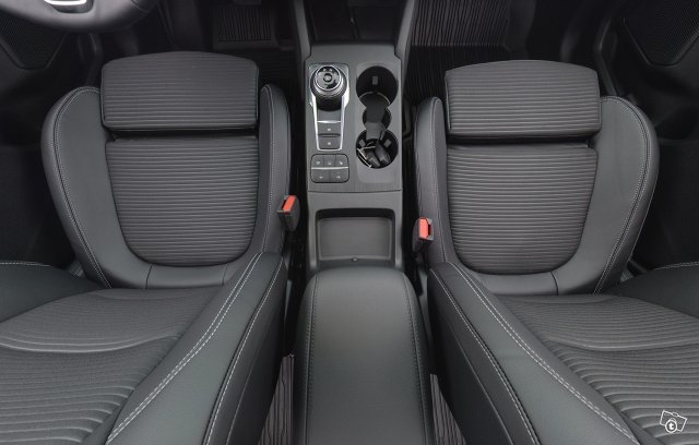 Ford KUGA 11