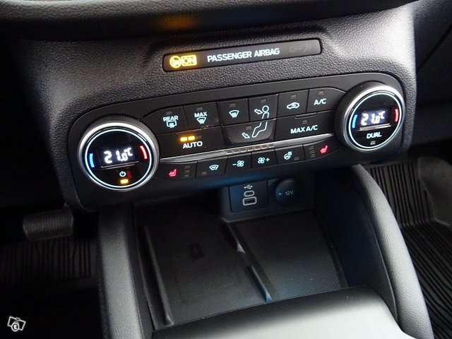 Ford KUGA 22