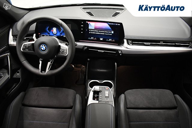 BMW IX1 8